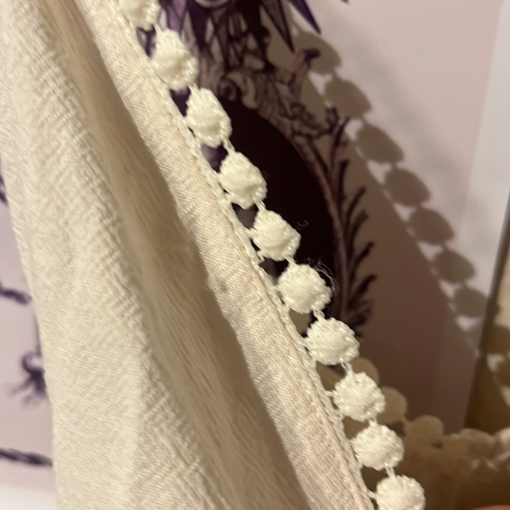 Cream Sleeveless Dress - Picture 3 of 4